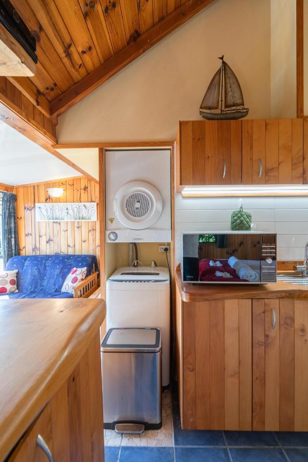 Supacute Character Cottage, Wifi, Sky Tv, Spa Bath, Spa Bath, Dble Kayak And Possibly A Car! Palm Beach Exterior photo
